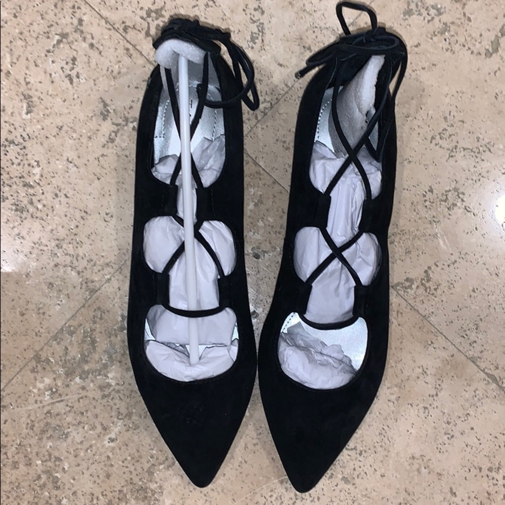 Tahari lace up flat